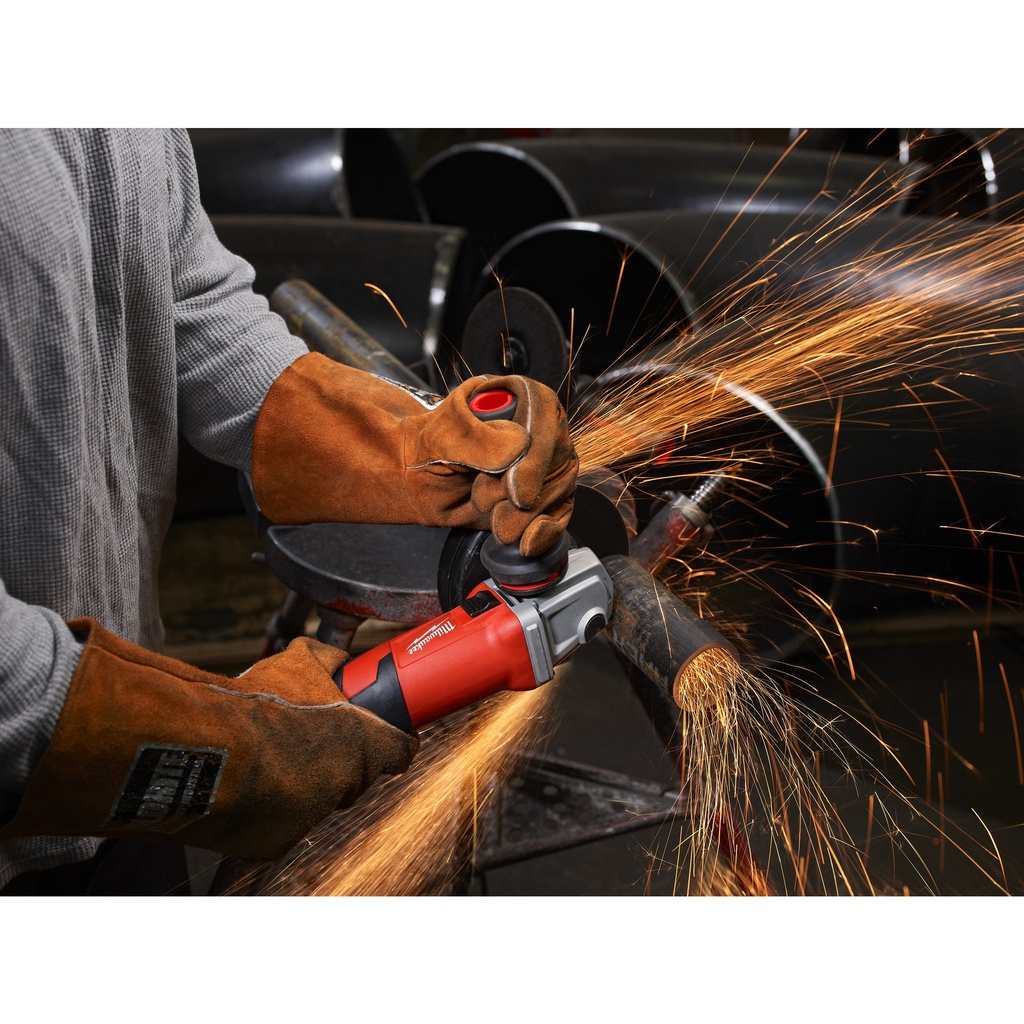 Szlifierka_kątowa_o_mocy_1550W_Milwaukee_AGV_15-150_XC_1