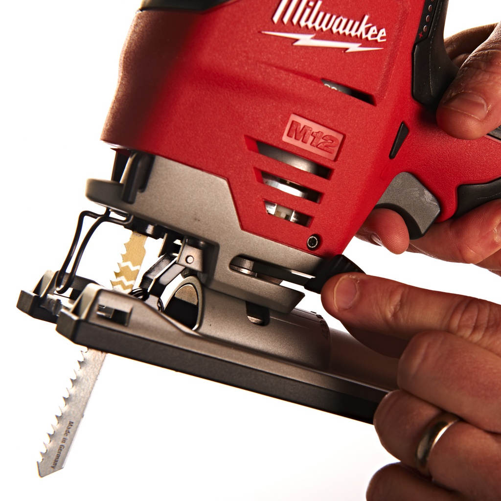 M12™_subkompaktowa_wyrzynarka_Milwaukee_M12_JS-402B_3