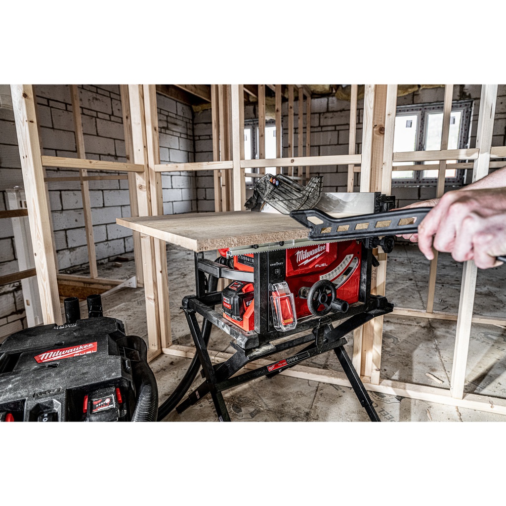 M18_FUEL™_ONE-KEY™_Stołowa_pilarka_tarczowa_Milwaukee_M18_FTS210-121B_5