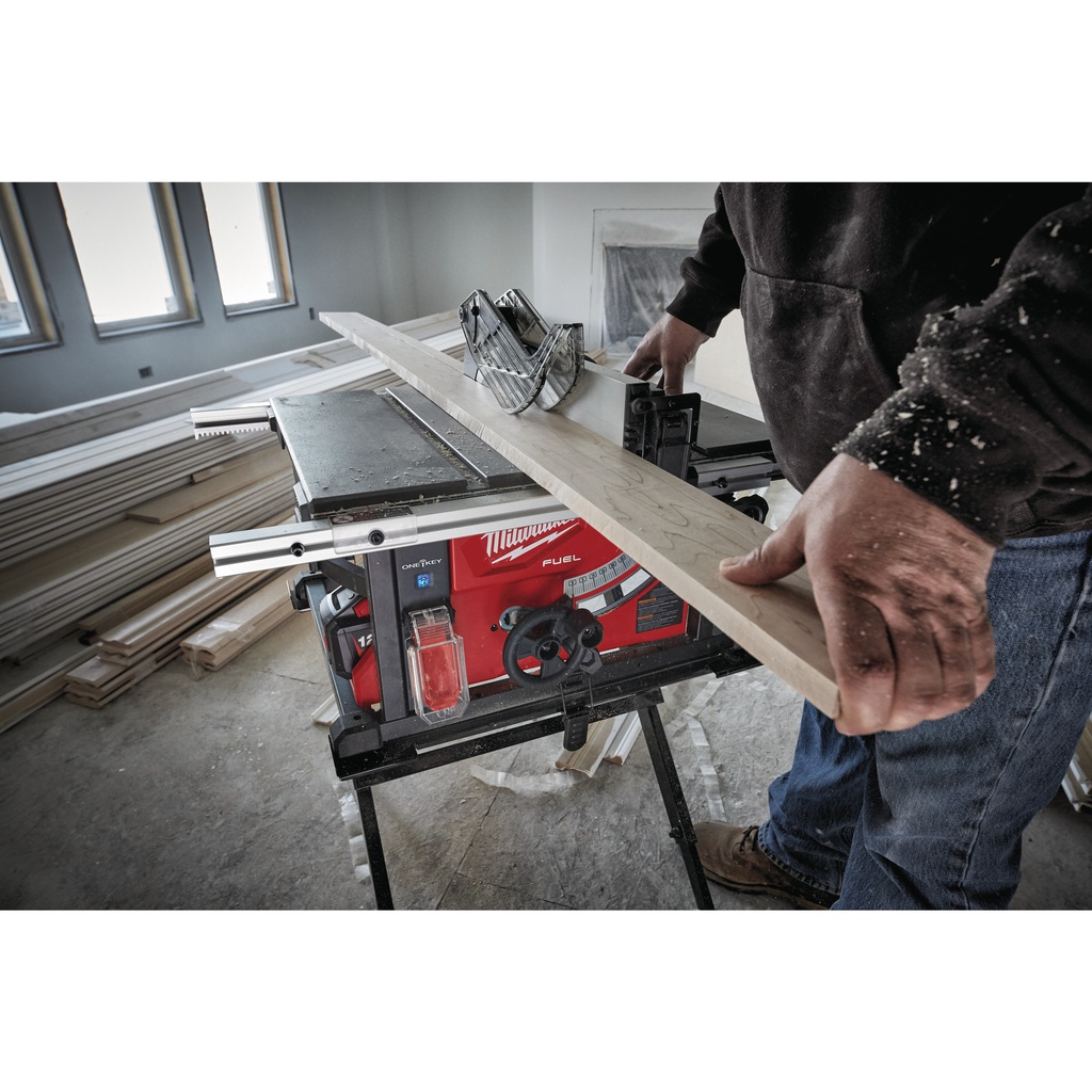 M18_FUEL™_ONE-KEY™_Stołowa_pilarka_tarczowa_Milwaukee_M18_FTS210-121B_12