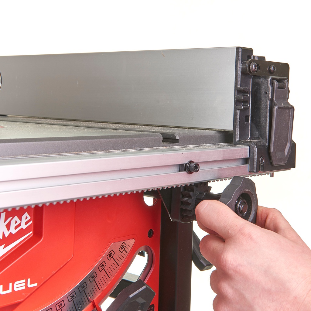 M18_FUEL™_ONE-KEY™_Stołowa_pilarka_tarczowa_Milwaukee_M18_FTS210-121B_16