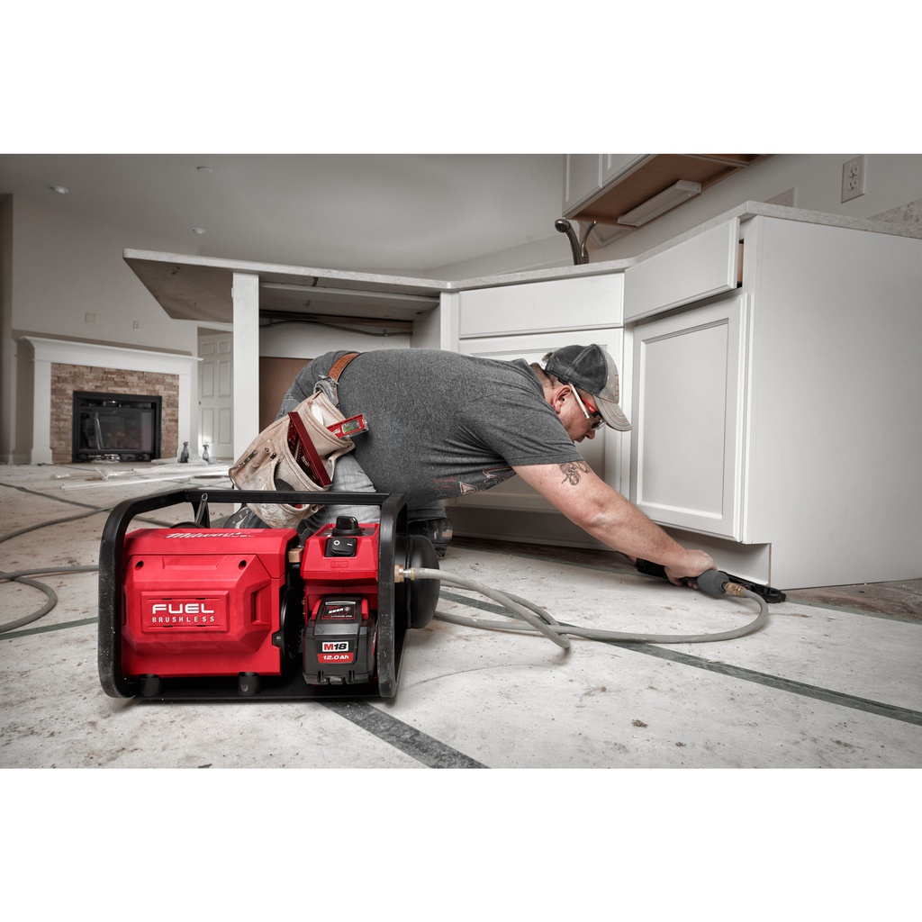 M18_FUEL™_Sprężarka_Milwaukee_M18_FAC-0_4
