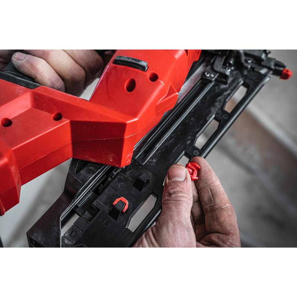 M18_FUEL_15_GA_gwoździarka_Milwaukee_M18_FN15GA-0X_16