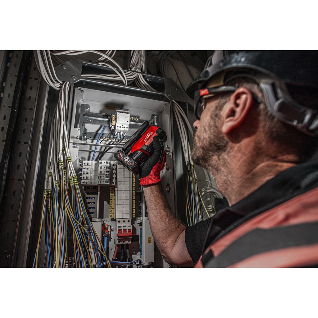 M12_Lampa_do_oświetlania_powierzchni_z_obrotową_głowicą_Milwaukee_M12_PAL-0_5