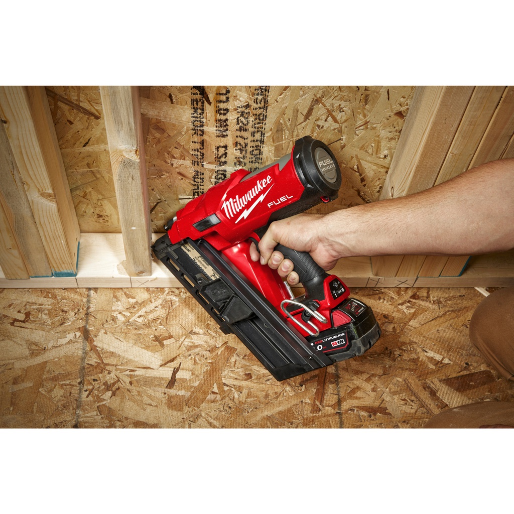 M18_FUEL™_Gwoździarka_34°_z_funkcją_wbijania_pojedynczego_Milwaukee_M18_FFNS-502C_1
