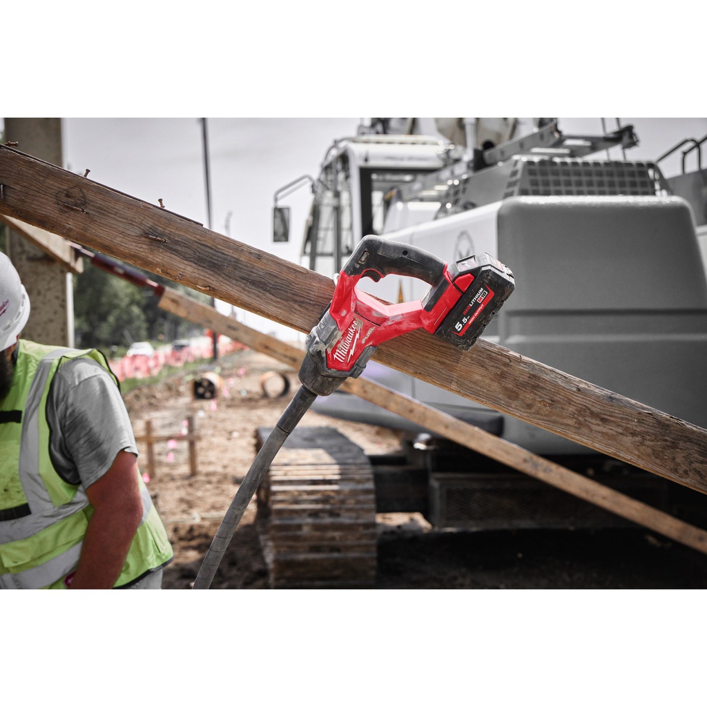 M18_FUEL™_Wibrator_igłowy_do_betonu_Milwaukee_M18_FCVN24-551_7