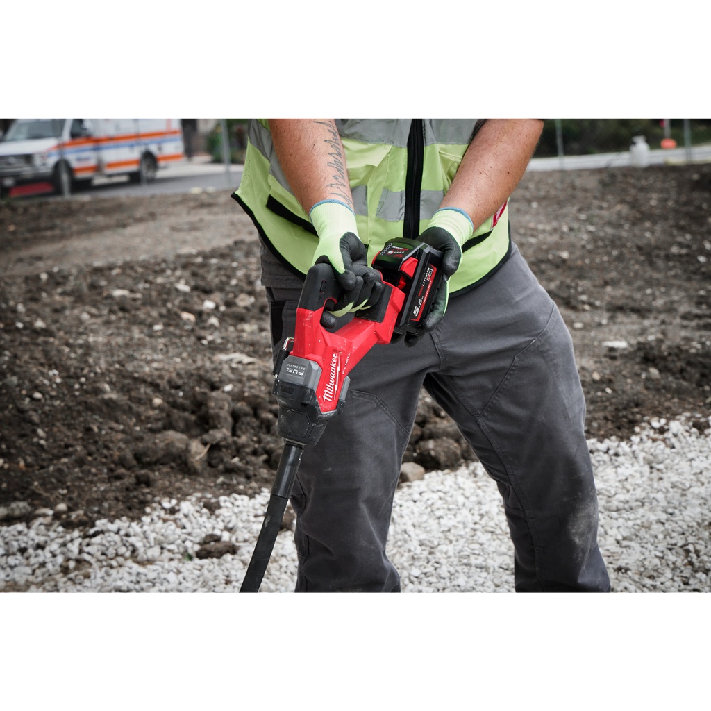 M18_FUEL™_Wibrator_igłowy_do_betonu_Milwaukee_M18_FCVN24-551_10