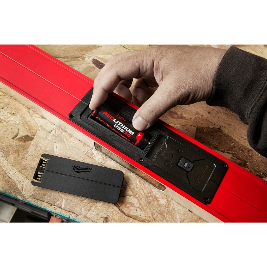 Akumulator REDLITHIUMTM 3,0 Ah z wyjściem USB Milwaukee | L4 B3